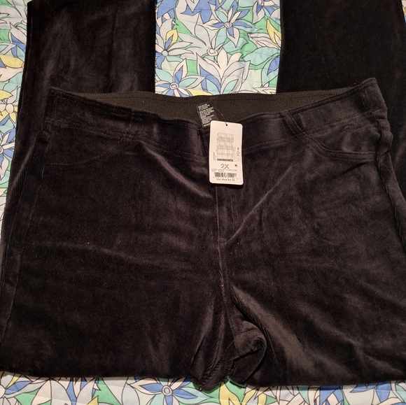 NWT Women's HUE Leggings Straight Up Cool Cord Black 2X - Picture 5 of 5